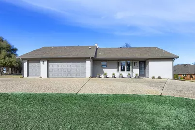 401 Kiowa Drive W, Gainesville, TX 76240 - Photo 1