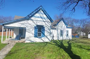 910 Baird St, Cleburne, TX 76033 - Photo 7