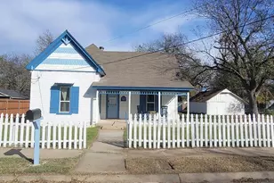 910 Baird St, Cleburne, TX 76033 - Photo 1