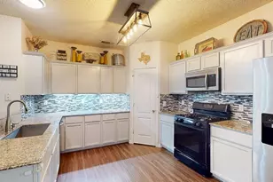 3805 Braxton Ln, Flower Mound, TX 75028 - Photo 7