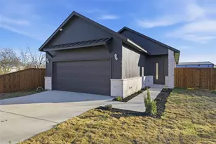 104 Francis St, Hillsboro, TX 76645 - Photo 1