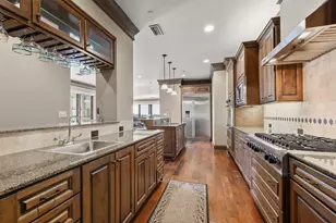 501 Samuels Ave, Fort Worth, TX 76102 - Photo 13
