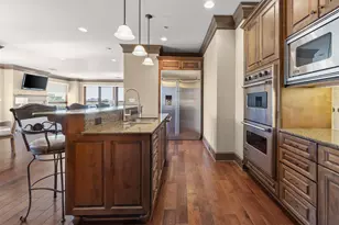 501 Samuels Ave, Fort Worth, TX 76102 - Photo 9