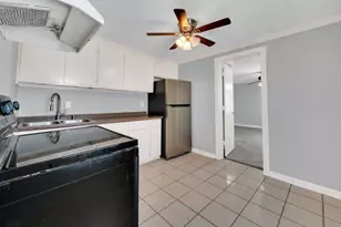 412 E Avenue F, Midlothian, TX 76065 - Photo 9