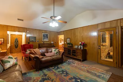 4907 Millsprings Court, Arlington, TX 76017 - Photo 7