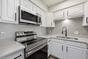 2527 Shady Ridge Dr, Bedford, TX 76021 - Photo 9