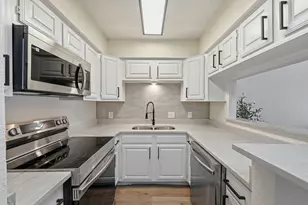 2527 Shady Ridge Dr, Bedford, TX 76021 - Photo 9