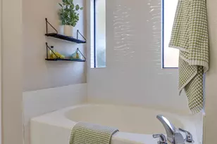 6705 Parkwood Dr, North Richland Hills, TX 76182 - Photo 29