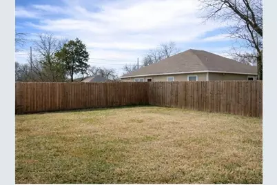 2216 Sayle Street, Greenville, TX 75401 - Photo 3