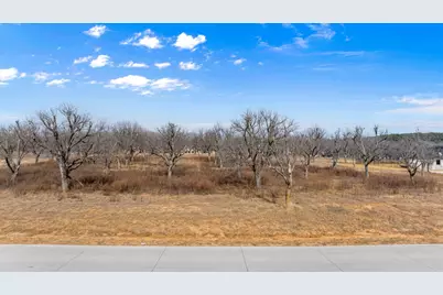 2142 E Landings N, Granbury, TX 76049 - Photo 5