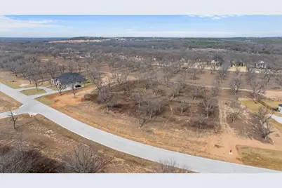 2142 E Landings N, Granbury, TX 76049 - Photo 7