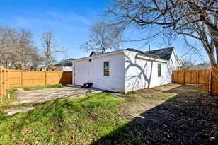 1231 S Edgefield Ave, Dallas, TX 75208 - Photo 13