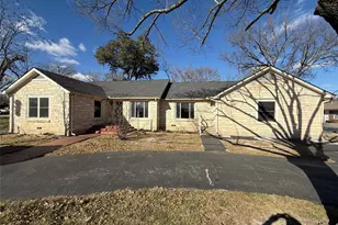 408 W Walnut St, Decatur, TX 76234 - Photo 1