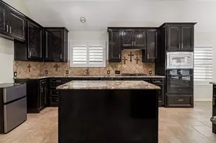 4211 Blue Grass Ct, Flower Mound, TX 75028 - Photo 9