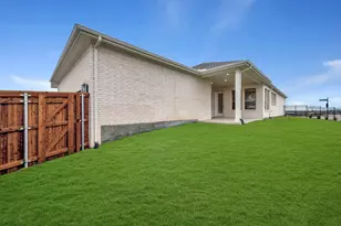 9200 Persimmon Ln, Mesquite, TX 75126 - Photo 3