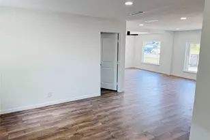 740 Bimebella Ln, Dallas, TX 75211 - Photo 31