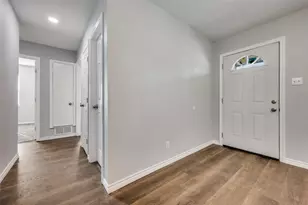 13710 Charcoal Ln, Farmers Branch, TX 75234 - Photo 5