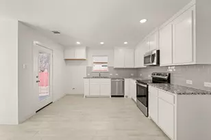 217 Shady Oaks Dr, Runaway Bay, TX 76426 - Photo 15