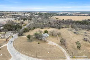 1404 NE Barnard St, Glen Rose, TX 76043 - Photo 13