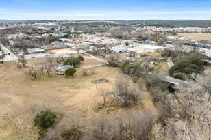 1404 NE Barnard St, Glen Rose, TX 76043 - Photo 15