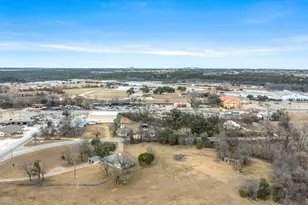 1404 NE Barnard St, Glen Rose, TX 76043 - Photo 7