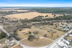 1404 NE Barnard St, Glen Rose, TX 76043 - Photo 11