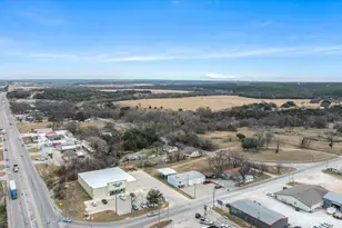 1404 NE Barnard St, Glen Rose, TX 76043 - Photo 9