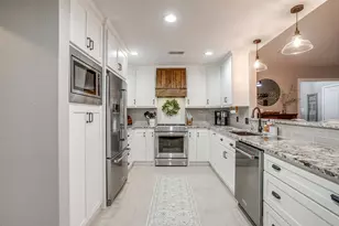 649 Christopher Ln, Burleson, TX 76028 - Photo 11