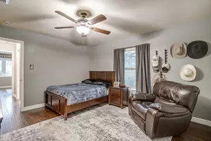 649 Christopher Ln, Burleson, TX 76028 - Photo 19