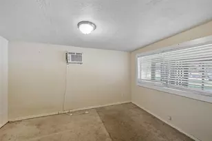 1025 Chaffin St, Sherman, TX 75090 - Photo 9