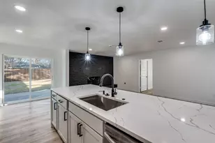 116 Cooper Dr, Hurst, TX 76053 - Photo 7