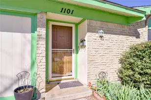 1101 Sunset Dr, Garland, TX 75040 - Photo 3