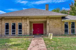 9706 Trevor Dr, Dallas, TX 75243 - Photo 3