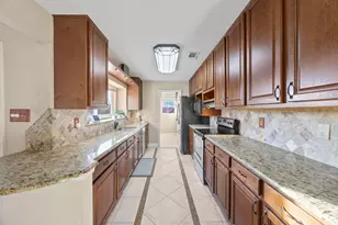 7933 Waterside Trail, Fort Worth, TX 76137 - Photo 19