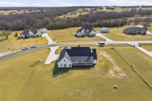 1081 Paradise Pkwy, Poolville, TX 76487 - Photo 33