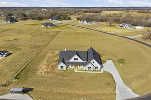 1081 Paradise Pkwy, Poolville, TX 76487 - Photo 31