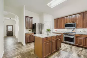 12407 Hawk Creek Dr, Frisco, TX 75033 - Photo 11