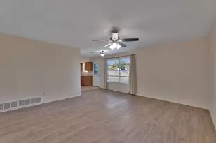 628 Kevin Cir, Mesquite, TX 75149 - Photo 3