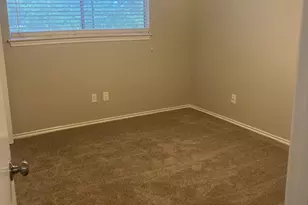 1110 Southwood Ct, Lewisville, TX 75067 - Photo 9