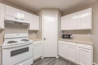 2831 Grandview Drive, Grand Prairie, TX 75052 - Photo 11