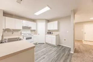 2831 Grandview Dr, Grand Prairie, TX 75052 - Photo 15