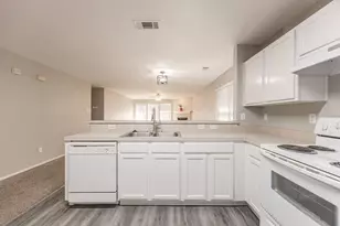 2831 Grandview Dr, Grand Prairie, TX 75052 - Photo 13