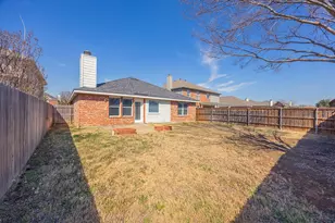 2831 Grandview Dr, Grand Prairie, TX 75052 - Photo 35