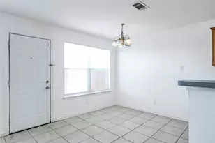 4604 Alamosa St, Fort Worth, TX 76119 - Photo 7