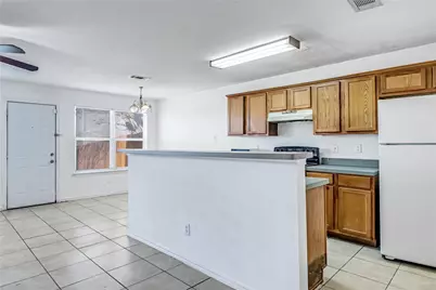 4604 Alamosa Street, Fort Worth, TX 76119 - Photo 5