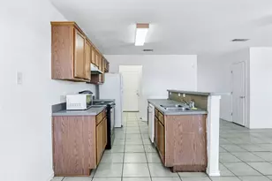 4604 Alamosa St, Fort Worth, TX 76119 - Photo 11