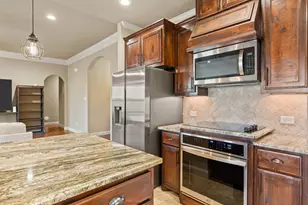 1684 Laramie Ln, Burleson, TX 76028 - Photo 17