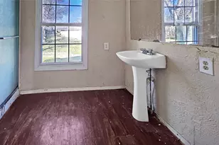 301 Buhler Dr, Garland, TX 75040 - Photo 9