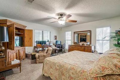 117 Cliffside Drive N, Burleson, TX 76028 - Photo 25