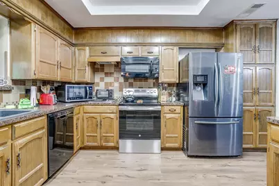 117 Cliffside Drive N, Burleson, TX 76028 - Photo 17